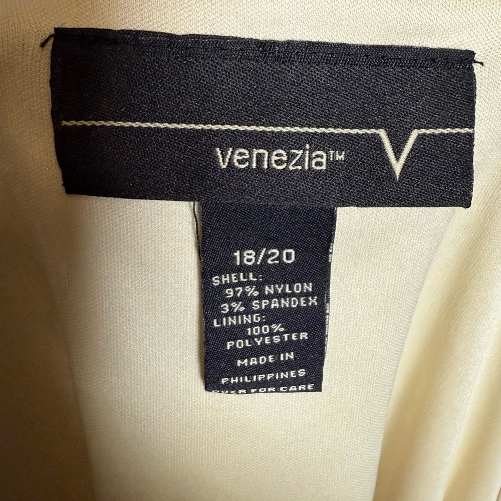 Venezia Cream Nylon Blend Top - Picture 3 of 4